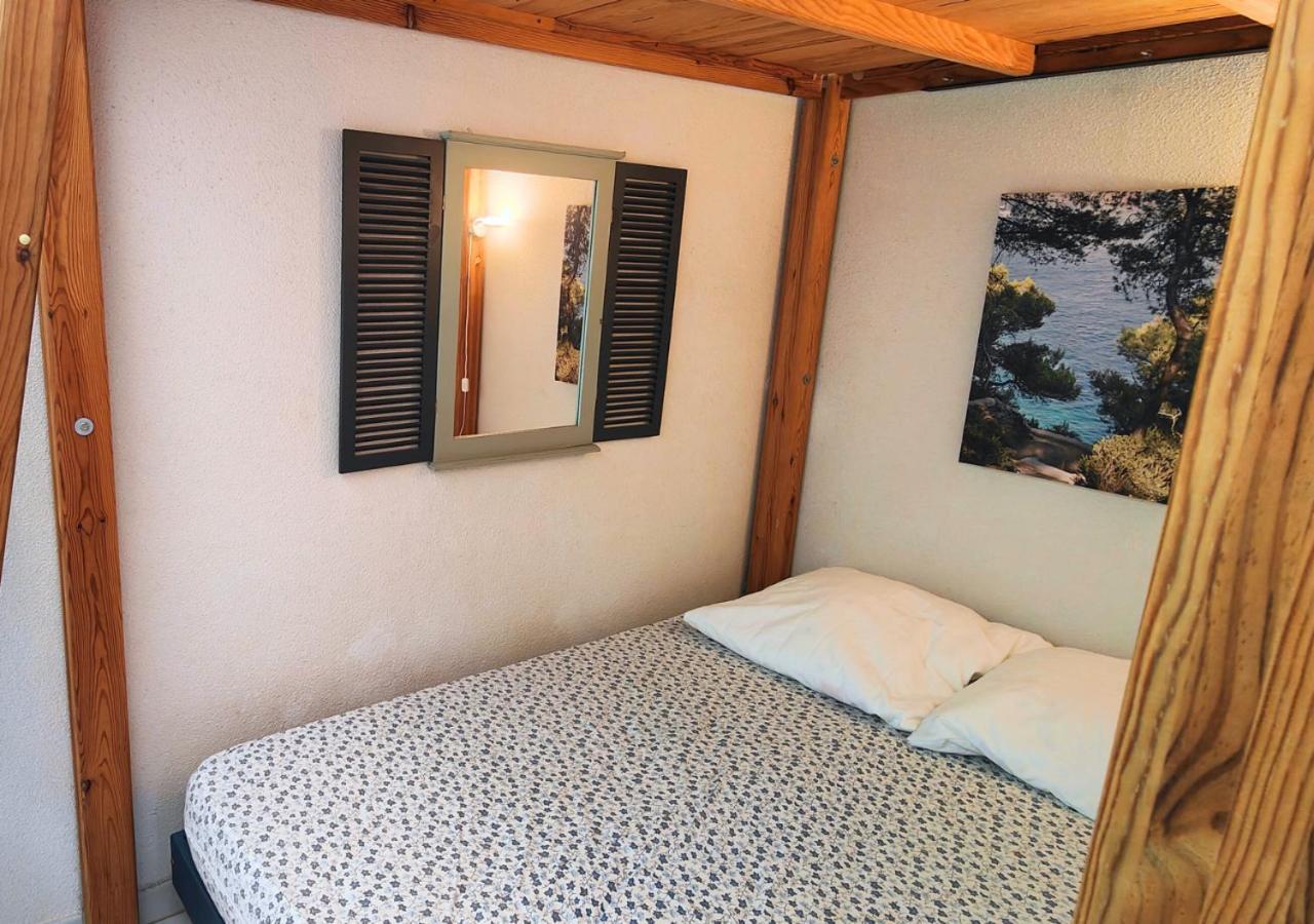 Mazet - A 300M De La Plage / Terrasse / Wifi / La Conciergerie Varoise La Londe-les-Maures Extérieur photo